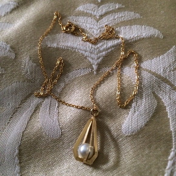 Vintage girls/young ladies  necklace, earring set. E 1 1/4" drop, Necklace 9" L - Picture 3 of 4